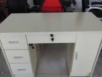 北京辦公用品一站式采購(gòu)指南 廠家直銷屏風(fēng)工位、老板桌椅與全套服務(wù)